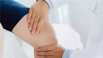  نصائح مهمة للتخفيف من أعراض خشونة الركبة بالمنزل