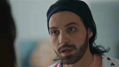 محمود حجازي مدمن في مسلسل بنون