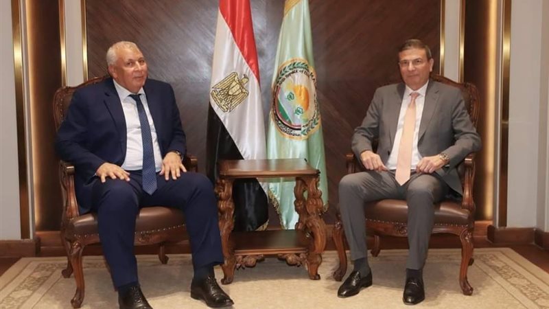 فاروق والزملوط، ڤيتو