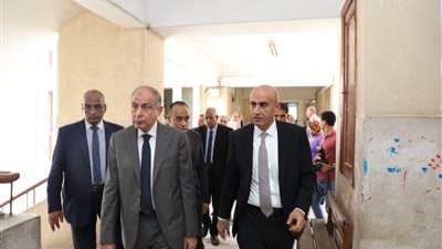 وزير التعليم ومحافظ المنيا يتفقدان عددا من المدارس بالمحافظة (صور)