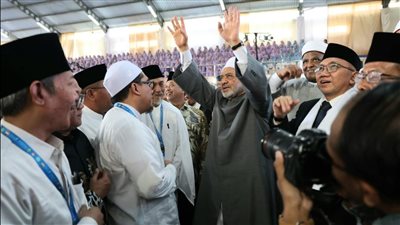 استقبال حاشد لشيخ الأزهر خلال زيارته لمعاهد دار النجاح الإسلامية بإندونيسيا (صور)