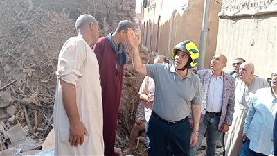 محافظ أسيوط يوجه بتشكيل لجنة لفحص المنازل المحيطة بعقار منفلوط المنهار (فيديو) 