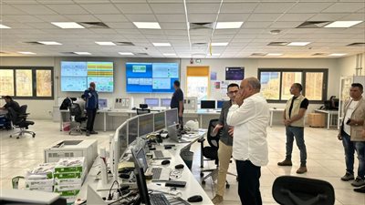 بعد شائعة انسحابها، وزير الكهرباء يتفقد محطة سيمنس بالعاصمة الإدارية (صور)