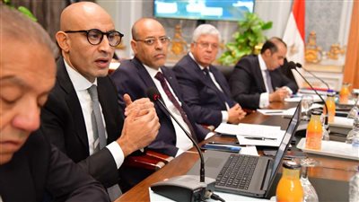 وزير التربية والتعليم ونائب محافظ قنا يتفقدان عددا من المدارس