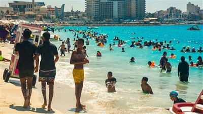 الأرصاد تحذر المصطافين من ارتفاع الامواج بمرسى مطروح