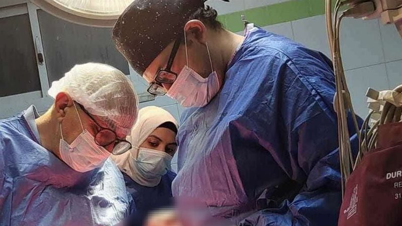 فريق أطباء جامعة
