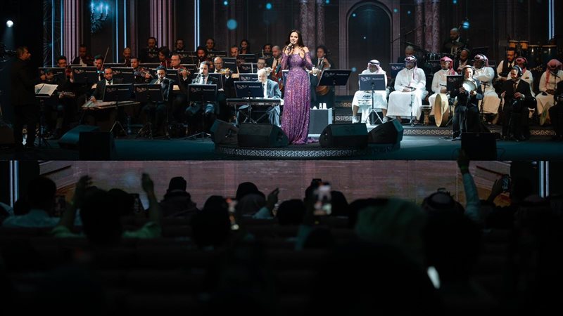 أمال ماهر بحفل مدينة