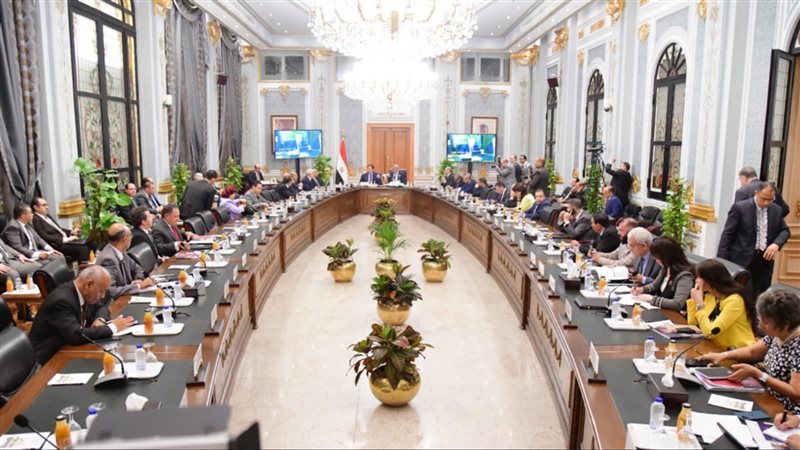 لجنة مناقشة برنامج