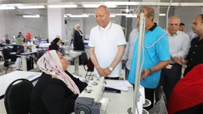محافظ القاهرة يتفقد مدينة الأسمرات (صور)