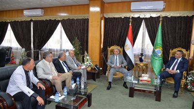 في أول لقاء تعريفي، محافظ الإسماعيلية يستقبل أعضاء مجلسي النواب والشيوخ (صور) 