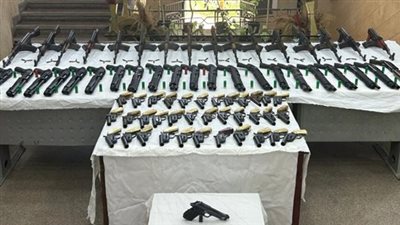 حبس 78 متهما بتهمة حيازة أسلحة نارية ومخدرات فى أسيوط 