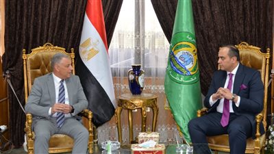 محافظ الإسماعيلية يبحث مع رئيس 