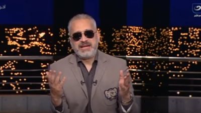 تامر أمين يكشف سبب ظهوره على الهواء بنظارة شمس