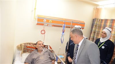 محافظ الإسماعيلية يوجه بتجميع شكاوى المواطنين بشأن منظومة التأمين الصحي الشامل (صور)