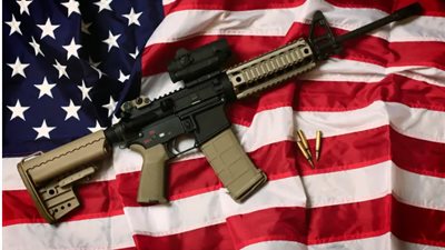 الأكثر انتشارا والمفضل في عمليات القتل الجماعي.. السلاح المستخدم في استهداف ترامب (إنفوجراف)