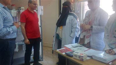 إحالة مدير المركز طبي بالحي الثامن بالعبور وآخرين للتحقيق