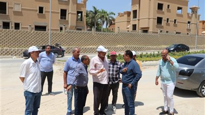 رئيس جهاز أكتوبر يتفقد أعمال المشروعات الجارية بالمدينة