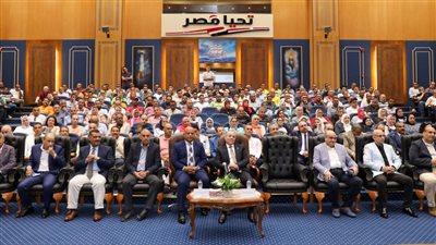 بعد توليه رئاسة مجلس الإدارة، حواش يعقد لقاءه الأول بالعاملين بهيئة ميناء الإسكندرية