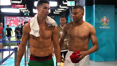 رونالدو يرشح 4 لاعبين للفوز بالكرة الذهبية