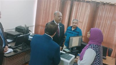 وزير العمل يطالب العاملين بمديرية الجيزة بتكثيف الجهود 