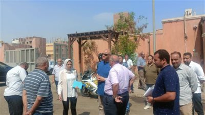 بسبب القمامة، محافظ القليوبية يستبعد مدير الإشغالات بغرب شبرا الخيمة