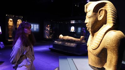 تعرف على القطع الآثرية بمعرض رمسيس وذهب الفراعنة في ألمانيا