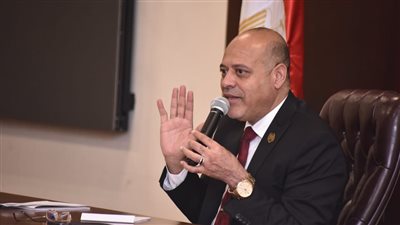 وزير العمل: تشكيل لجنة لبحث أوضاع المؤسسات المتقدمة بالاستثناء من الحد الأدنى للأجور 