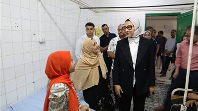 نائب محافظ الوادي الجديد تطمئن على الخدمات الطبية بمستشفى الخارجة التخصصي