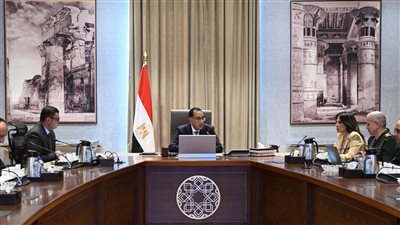 رئيس الوزراء يتابع موقف المشروعات المنفذة بالتعاون بين وزارة الإسكان والهيئة الهندسية