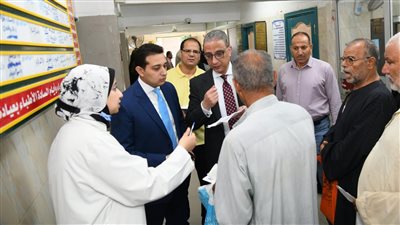 محافظ الفيوم يتفقد مجمع عيادات التأمين الصحي بكيمان فارس