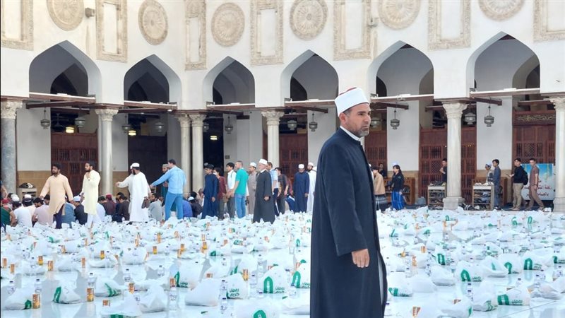 إفطار الطلاب الوافدين