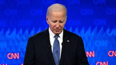 بايدن يدعو إلى حظر السلاح الذي استخدم في محاولة اغتيال ترامب