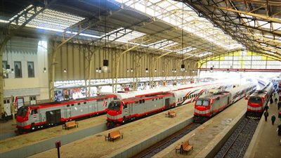 إجراءات مشددة من السكك الحديدية لمواجهة ظاهرة رشق القطارات بالحجارة