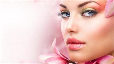 قناع الكركديه، لتقشير وتفتيح البشرة وتوريدها