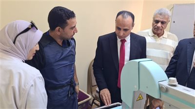 وكيل وزارة الصحة يتفقد أعمال القافلة الطبية العلاجية بدمنهور