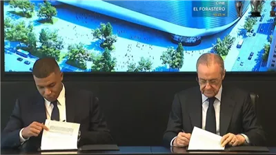 مبابي يوقع رسميا عقود انضمامه إلى ريال مدريد رفقة فلورنتينو بيريز (صور)