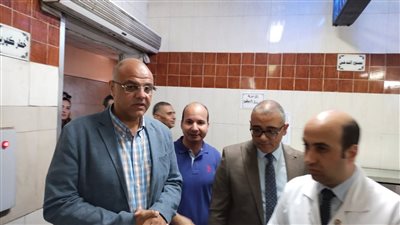 محافظ القليوبي يستمع لشكاوي مرضى التأمين الصحي بشأن صرف الأدوية 
