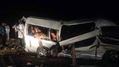 إصابة 8 أشخاص في تصادم سيارتين بالطريق الإقليمي