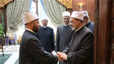 وصفوه بلقاء الأستاذ وتلميذه.. وصية شيخ الأزهر لوزير الأوقاف تشعل مواقع التواصل