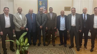 وفد الغرفة التجارية يبحث مع محافظ الجيزة سبل التعاون المشترك