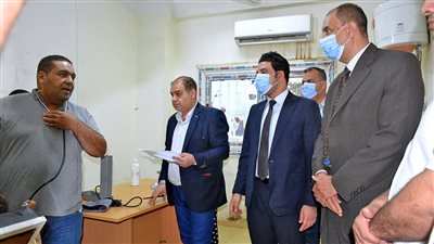 محافظ سوهاج يقيل مدير مستشفى المراغة ويحيل العاملين به للتحقيق (صور)