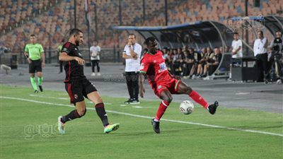 الدوري المصري، مودرن يتقدم على الأهلي بهدف إيبا 
