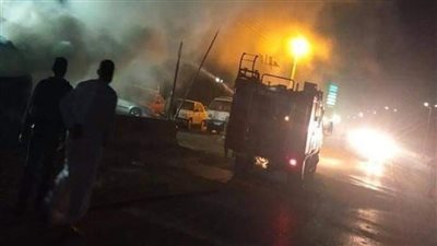 ولعت فجأة، مصرع شخصين وإصابة آخرين في حريق سيارة سوزوكي بطريق الأوتوستراد 