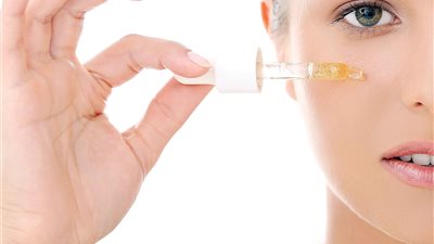 فوائد حمض الجليكوليك للبشرة وكيفية استخدامه