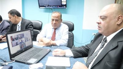 وكيل تعليم الوادى الجديد يتابع امتحانات الثانوية العامة من غرفة العمليات