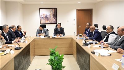 نائب وزير الصحة يوجه بالانتهاء من ميكنة أسرة الرعايات والحضانات لسرعة توفيرها للمرضى