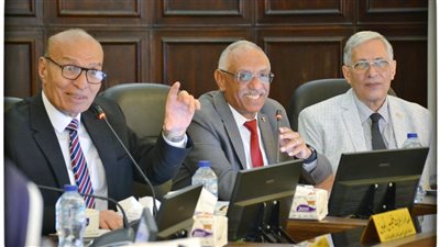 جامعة الإسكندرية تبحث ضوابط التحويل ونقل القيد والقبول لعام 2024-2025