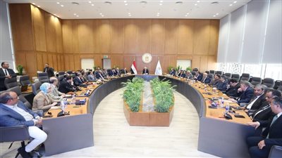 عاشور: دعم خطة التنمية الاقتصادية من خلال التعليم والبحث العلمي