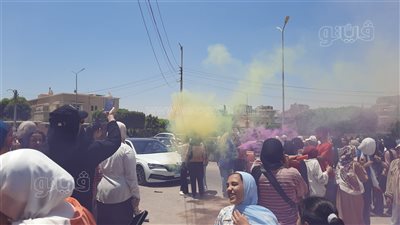 طلاب علمي علوم وأدبي بالإسماعيلية يحتفلون بانتهاء الامتحانات بالزغاريد (بث مباشر ) 