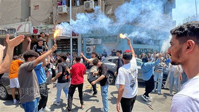 وصلات رقص لطلاب الثانوية احتفالا بانتهاء الامتحانات (فيديو)